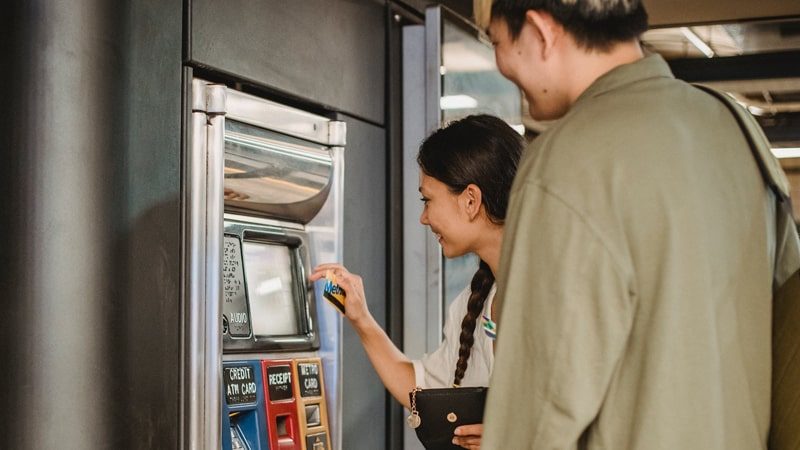 Tips Menabung Ibu Rumah Tangga - ATM